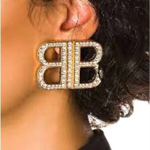 Chic Gold Statement Earrings